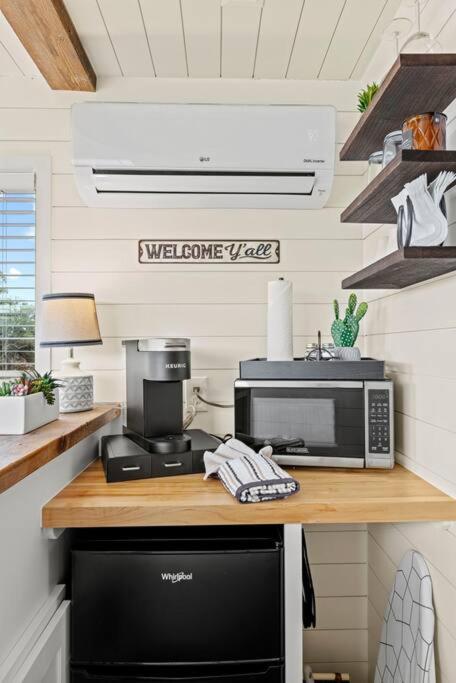 New The Perry Cozy Container Home Fredericksburg Zewnętrze zdjęcie
