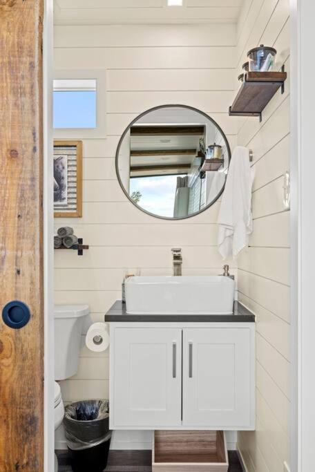 New The Perry Cozy Container Home Fredericksburg Zewnętrze zdjęcie